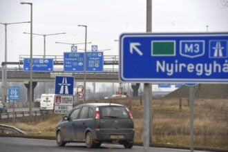 m3 autópálya autó tábla