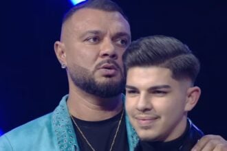Gáspár Laci zöldes zakóban Toldi Sanyival X-Faktor