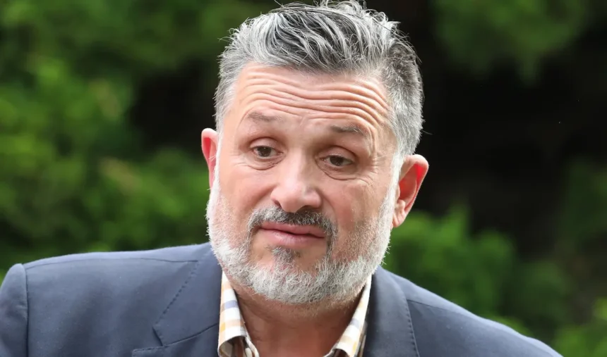 Galambos Lajos sorra válik meg az ingatlanjaitól.