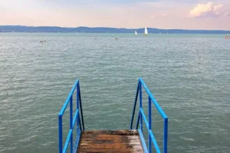 balaton lépcső víz domb